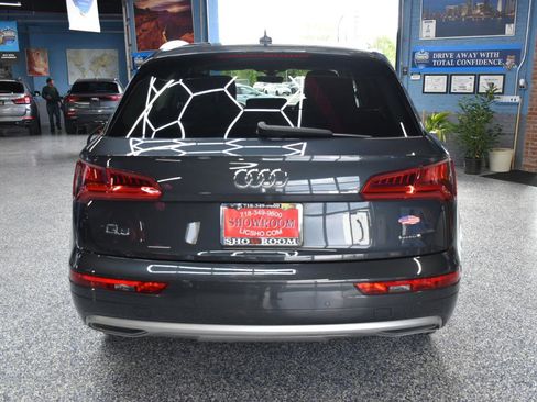Used 2019 Audi Q5 2.0T Premium Plus w/ Premium Plus Package AWD/4WD image 4