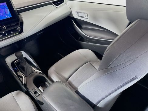 Used 2023 Toyota Corolla SE w/ SE Premium Package image 21