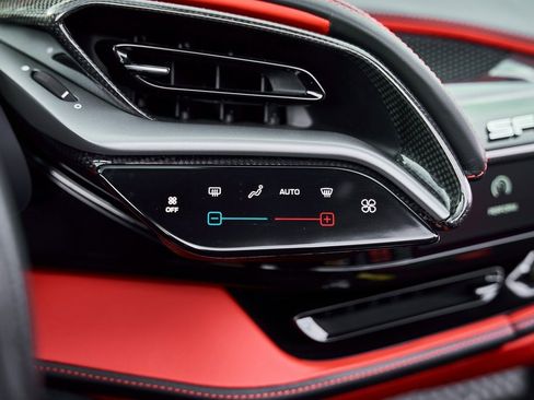 Used 2022 Ferrari SF90 Spider image 65