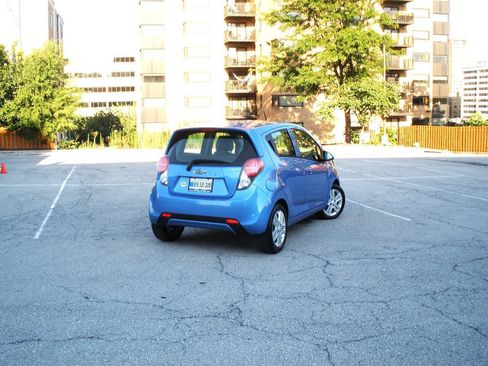Used 2014 Chevrolet Spark LT FWD image 17