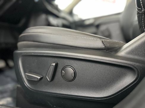 Used 2020 Ford Escape Titanium image 31