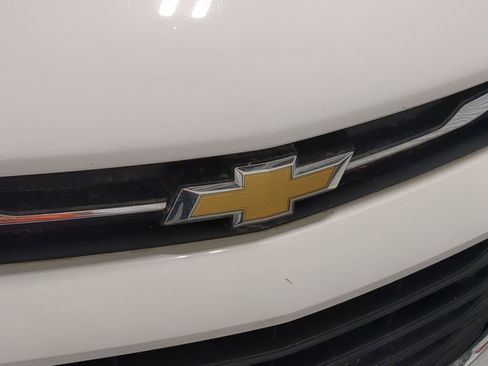 Used 2021 Chevrolet Trax LS w/ Tint and Cruise Package AWD/4WD image 15