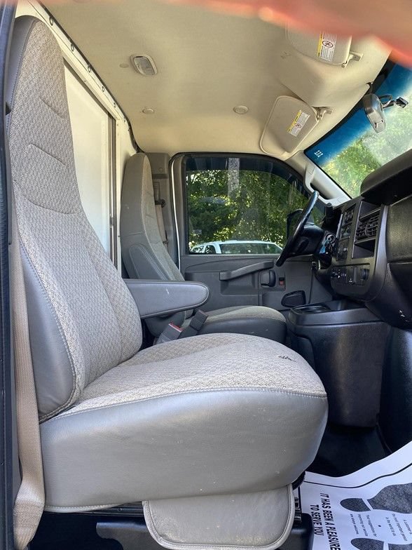 Used 2020 Chevrolet Express 3500 Extended w/ Driver Convenience Package RWD image 42