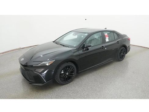 New 2026 Toyota Camry SE image 1