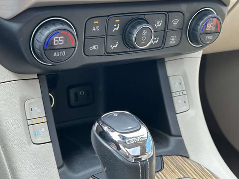 Used 2019 GMC Acadia Denali w/ Technology Package AWD/4WD image 26
