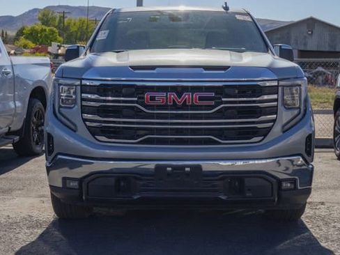 Used 2025 GMC Sierra 1500 SLT AWD/4WD image 2