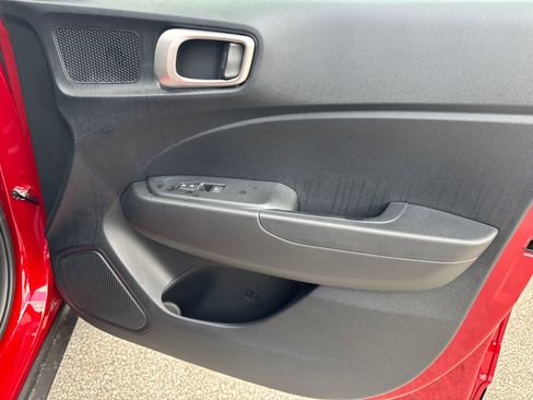 New 2025 Hyundai Venue SEL FWD image 15