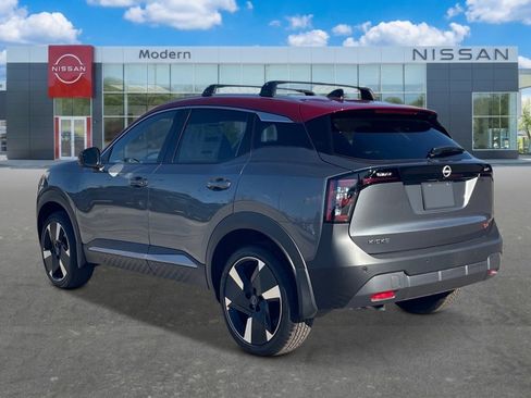 New 2026 Nissan Kicks SR w/ SR Premium Package FWD image 3