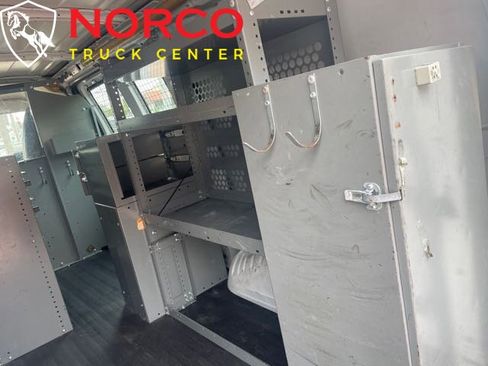 Used 2014 Chevrolet Express 2500 image 12