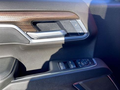 Used 2025 Chevrolet Silverado 1500 LT image 36