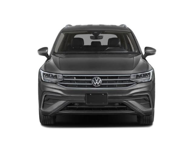 Used 2023 Volkswagen Tiguan SE w/ Panoramic Sunroof Package FWD image 7