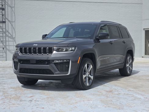 New 2026 Jeep Grand Cherokee L Limited w/ Luxury Tech Group II AWD/4WD image 2
