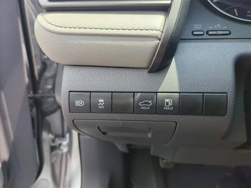 Used 2021 Toyota Camry SE FWD image 11