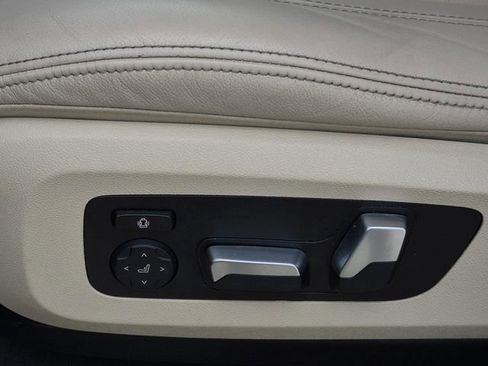 Used 2022 BMW X5 sDrive40i w/ Premium Package RWD image 17