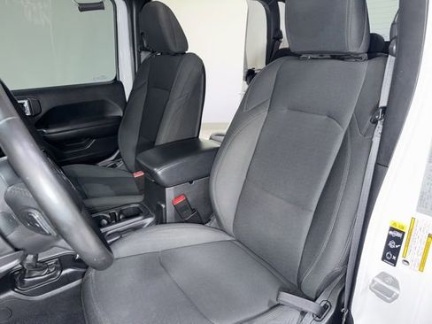 Used 2020 Jeep Gladiator Sport w/ Quick Order Package 24S AWD/4WD image 12