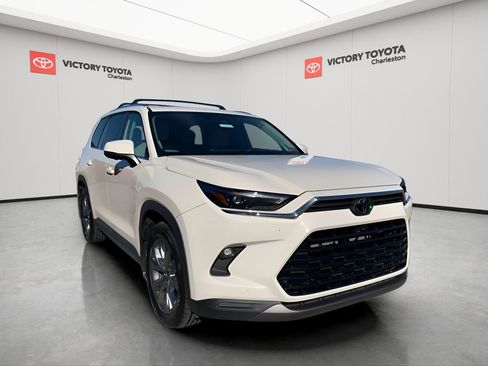 Used 2024 Toyota Grand Highlander Limited image 7