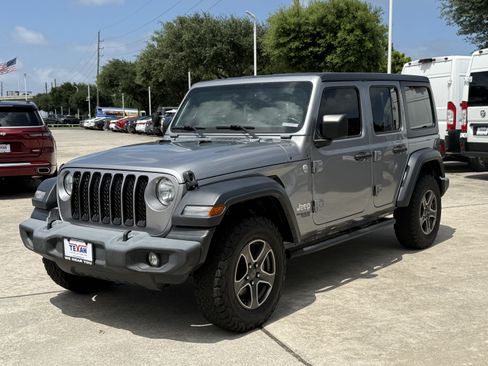 Used 2019 Jeep Wrangler Unlimited Sport S AWD/4WD image 9