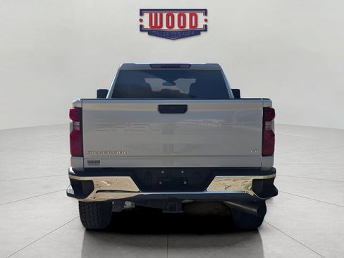 Used 2024 Chevrolet Silverado 2500 LT AWD/4WD image 3