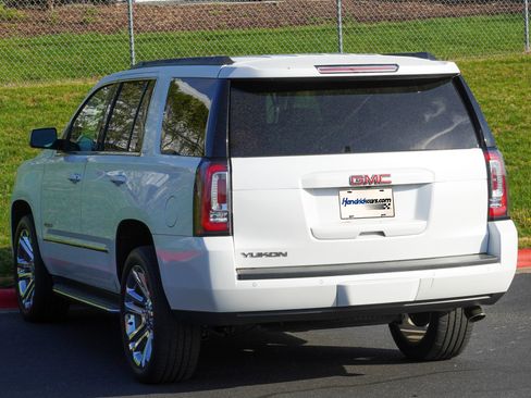 Used 2018 GMC Yukon SLT w/ Premium Edition image 6