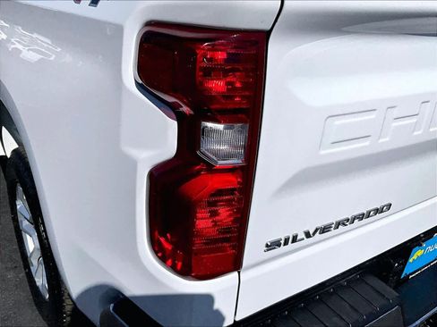 Used 2023 Chevrolet Silverado 1500 LT image 34