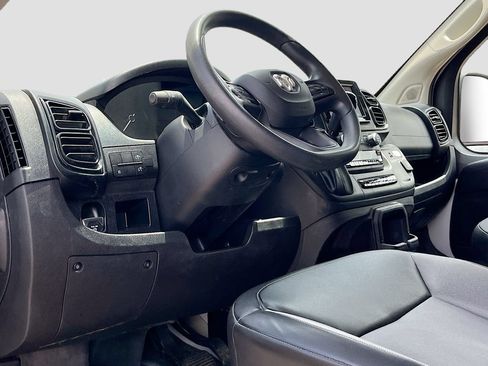 Used 2025 RAM ProMaster 2500 w/ Convenience Group FWD image 9