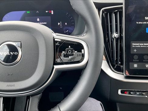 New 2026 Volvo XC90 B6 Ultra w/ Protection Package Premier AWD/4WD image 16