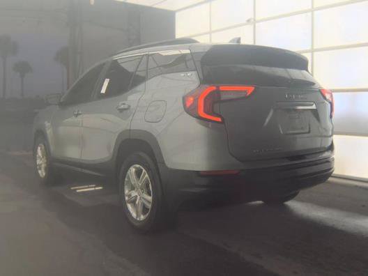 Used 2023 GMC Terrain SLE w/ Driver Convenience Package FWD image 2