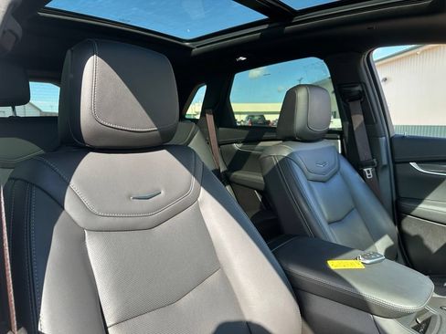 Used 2024 Cadillac XT5 Sportv AWD/4WD image 32