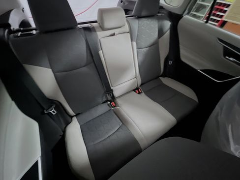 Used 2022 Toyota RAV4 XLE image 33