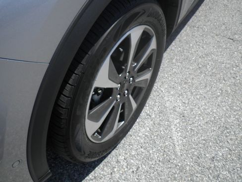 Certified 2023 Ford Escape Platinum w/ Premium Technology Package image 13