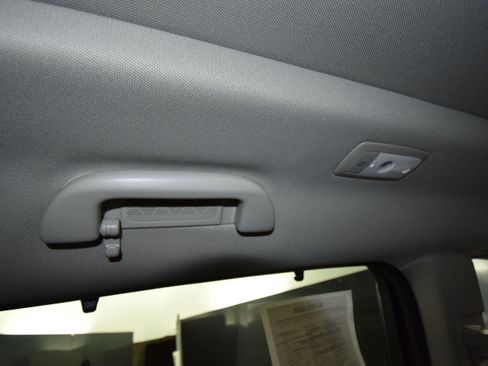 Used 2023 Acura MDX SH-AWD w/ Advance Package image 30