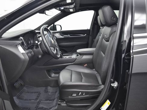 Certified 2025 Cadillac XT5 Premium Luxury image 10