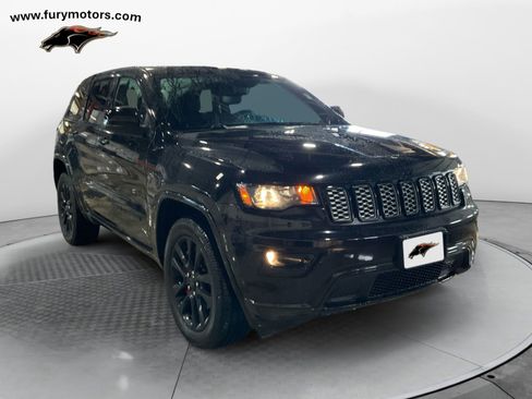 Used 2019 Jeep Grand Cherokee Altitude image 1