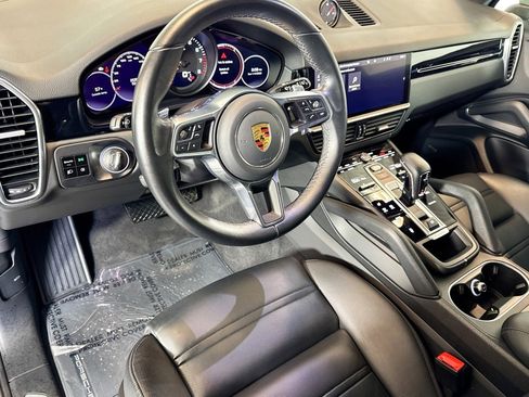 Used 2021 Porsche Cayenne image 9