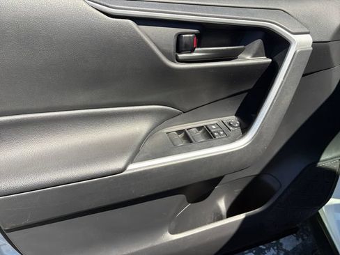 Used 2021 Toyota RAV4 LE w/ Carpet Mat Package (TMS) FWD image 13