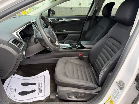 Used 2014 Ford Fusion SE FWD image 10