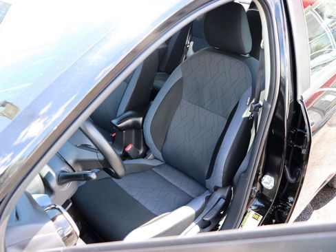 Used 2025 Nissan Versa SV FWD image 11