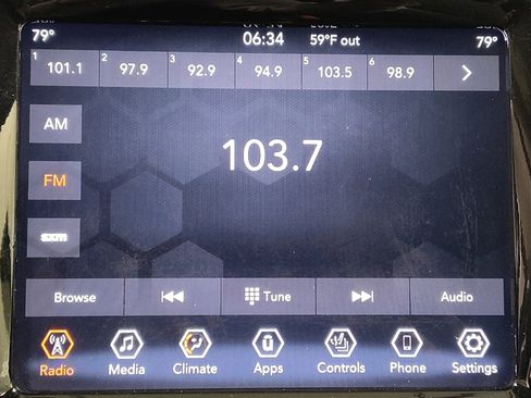 Used 2019 Jeep Cherokee Limited FWD image 25