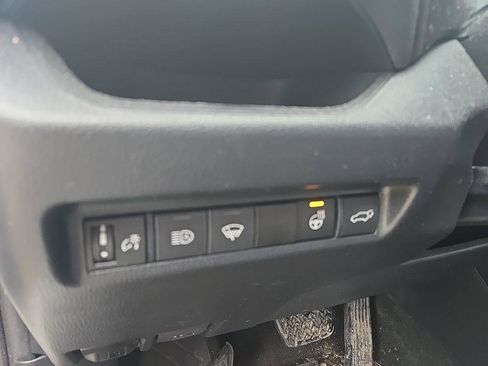 Used 2020 Toyota RAV4 XLE image 14