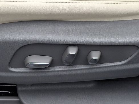 Certified 2023 Cadillac XT6 Premium Luxury w/ Technology Package image 17