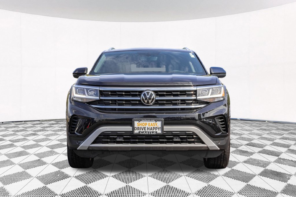 Certified 2023 Volkswagen Atlas Cross Sport SE w/ Panoramic Sunroof Package AWD/4WD image 4