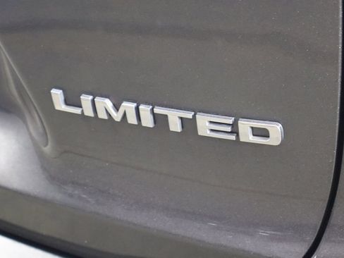 Used 2019 Jeep Cherokee Limited AWD/4WD image 48