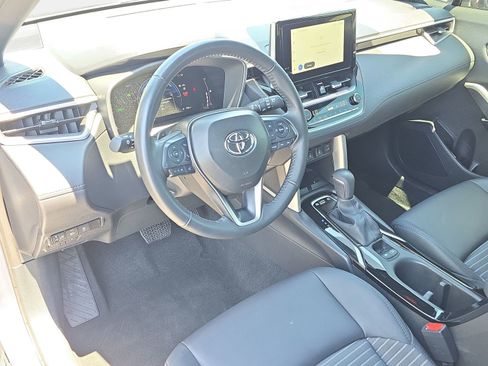 Used 2024 Toyota Corolla Cross AWD Hybrid w/ Convenience Package image 16