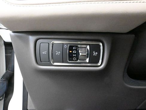 Used 2023 Lincoln Aviator Reserve image 32