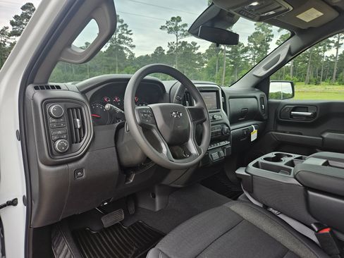 New 2026 Chevrolet Silverado 1500 Custom Trail Boss w/ LPO, Dark Essentials Package AWD/4WD image 11