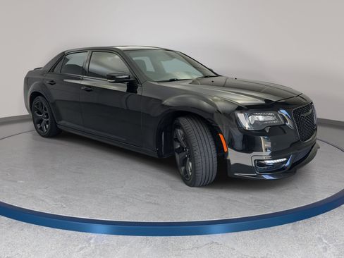 Used 2021 Chrysler 300 S w/ S Model Appearance Package RWD image 3