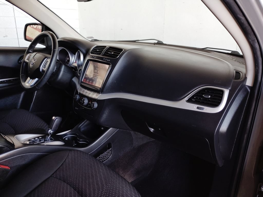 Used 2019 Dodge Journey SE w/ Safe & Sound Group FWD image 13