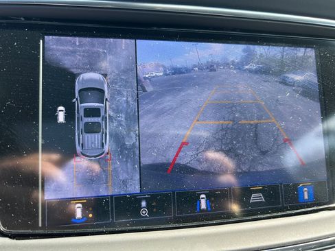 Used 2024 Buick Enclave Premium w/ Experience Buick Package image 22