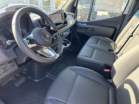New 2025 Mercedes-Benz Sprinter 2500 image 10