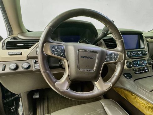 Used 2017 GMC Yukon Denali w/ Open Road Package AWD/4WD image 12